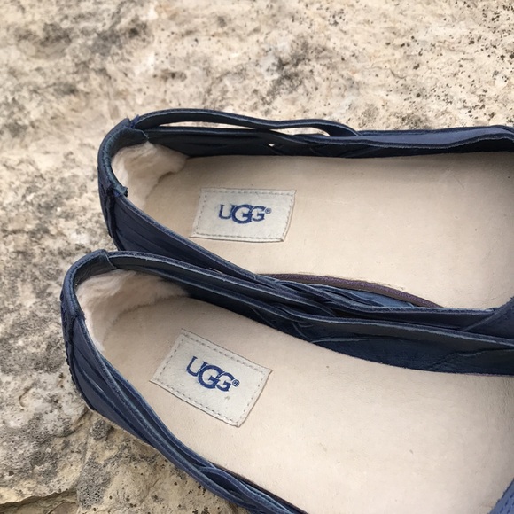 COPY - UGG WOVEN SIDES BLUE FLATS. Size 9 - Picture 6 of 8